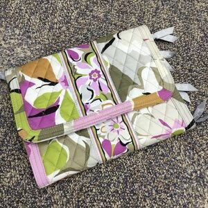 VERA BRADLEY ORGANIZER